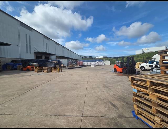2,731M² WAREHOUSE TO LET IN GLEN ANIL